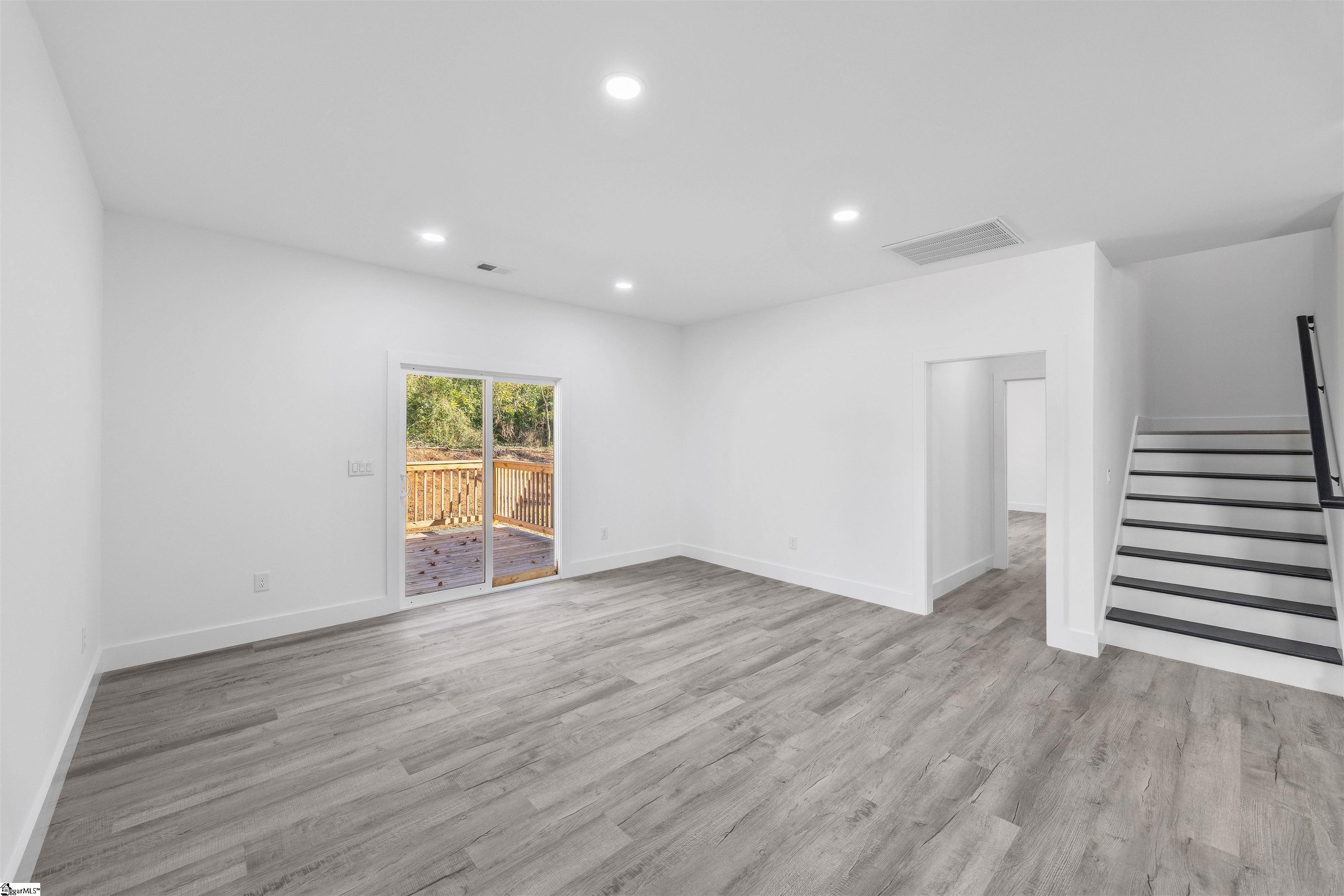 114 Hillcrest Circle Anderson, SC 29624 - Photo 11 of 46