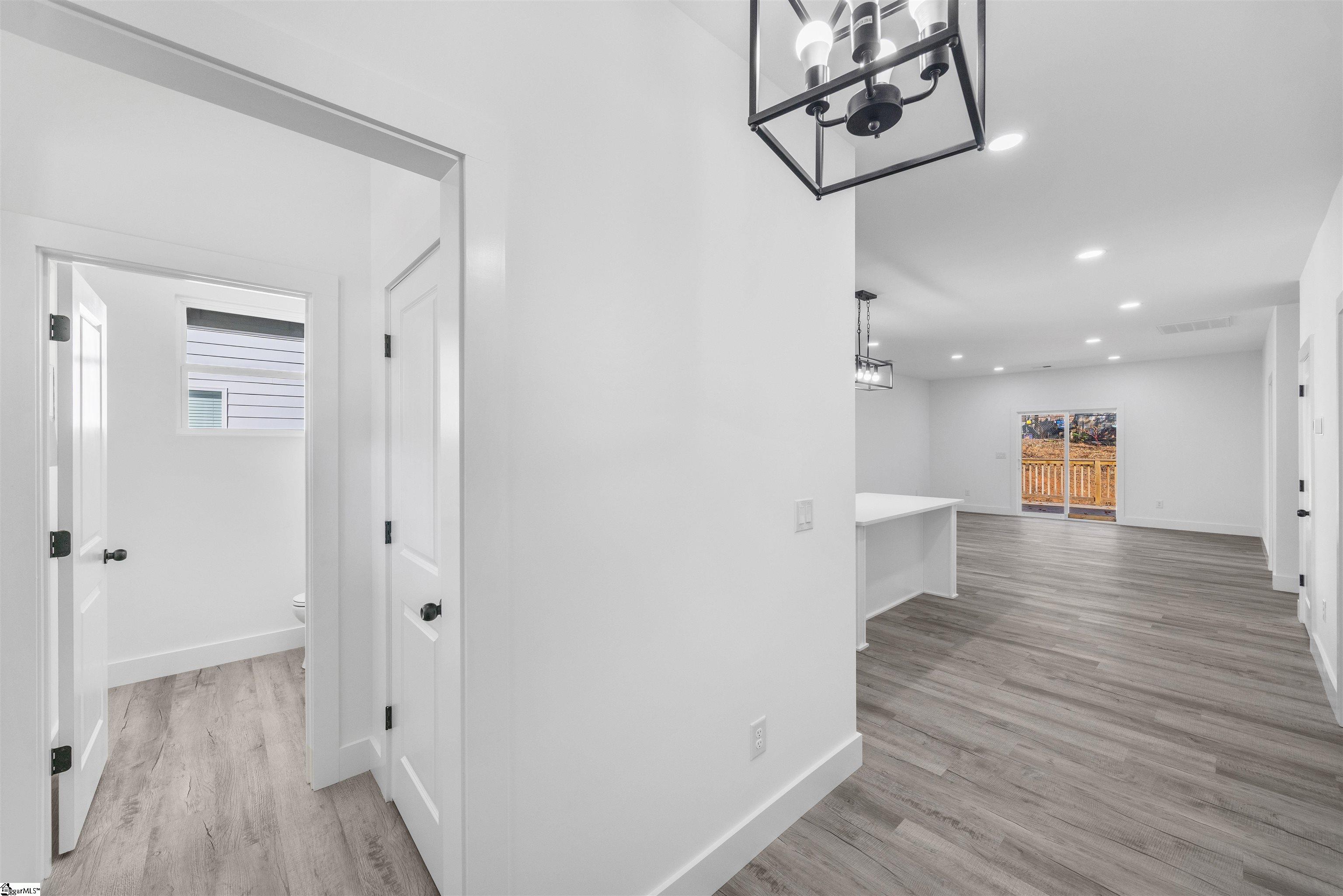 114 Hillcrest Circle Anderson, SC 29624 - Photo 2 of 46