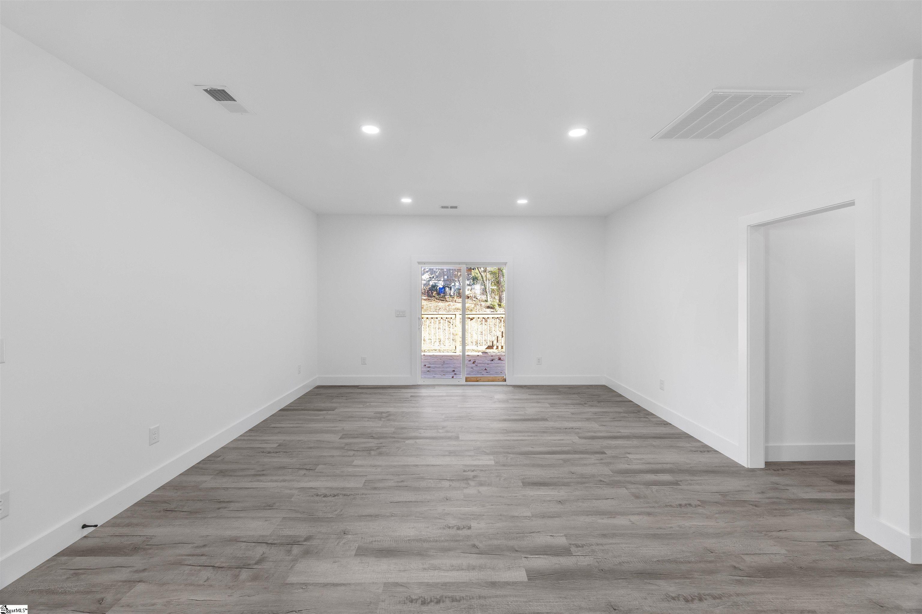 114 Hillcrest Circle Anderson, SC 29624 - Photo 9 of 46