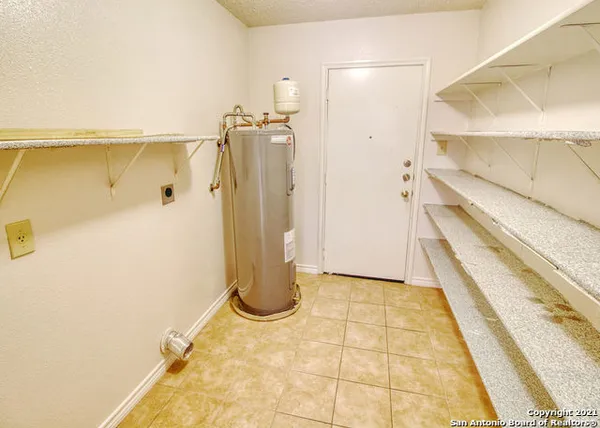 $2,025 | 13911 Edge Point Drive, San Antonio, TX 78230