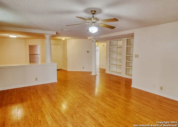$2,025 | 13911 Edge Point Drive, San Antonio, TX 78230