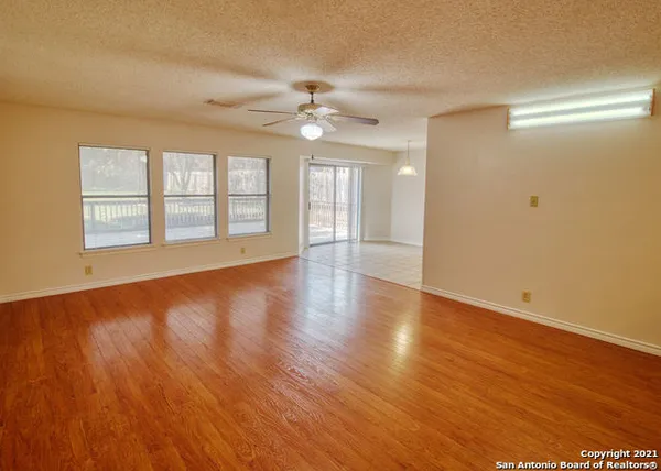$2,025 | 13911 Edge Point Drive, San Antonio, TX 78230