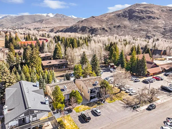 $7,250,000 | 420-460 North Spruce Avenue, Unit AH, Ketchum, ID 83340