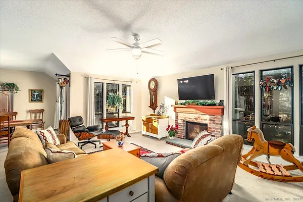 $439,900 | 25 Heritage Crest Drive, Unit C, Southbury, CT 06488