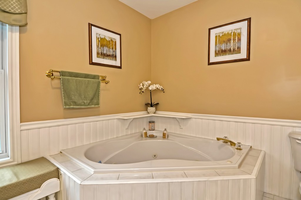 749 Old Warren Road Swansea, MA 02777 - Photo 17 of 30 Gallery Image 17
