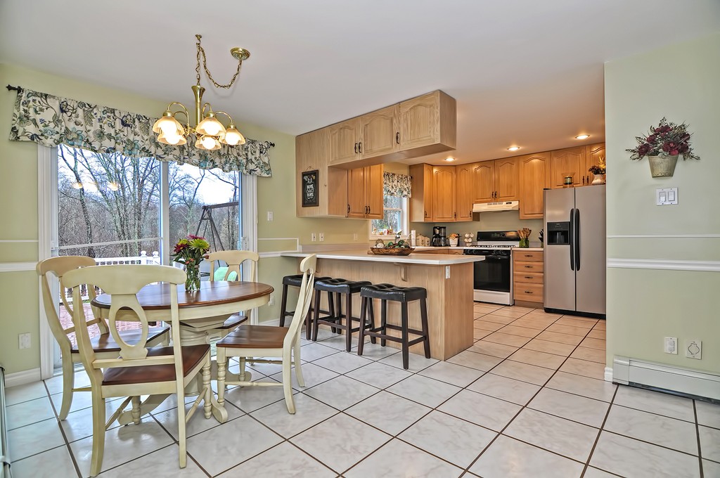 749 Old Warren Road Swansea, MA 02777 - Photo 6 of 30 Gallery Image 6