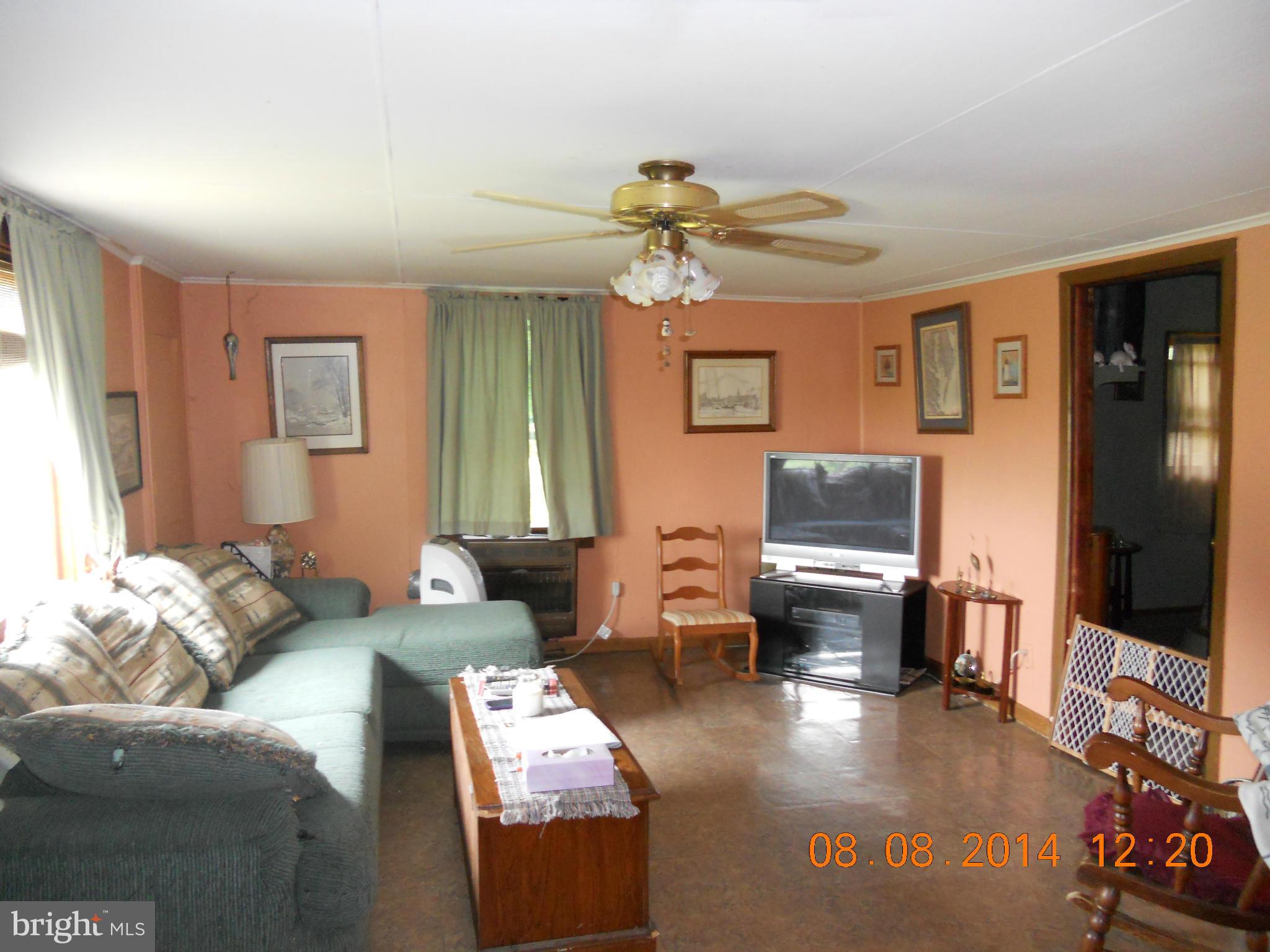 12665 Hog Ridgely, MD 21660 - Photo 3 of 16 Living Room