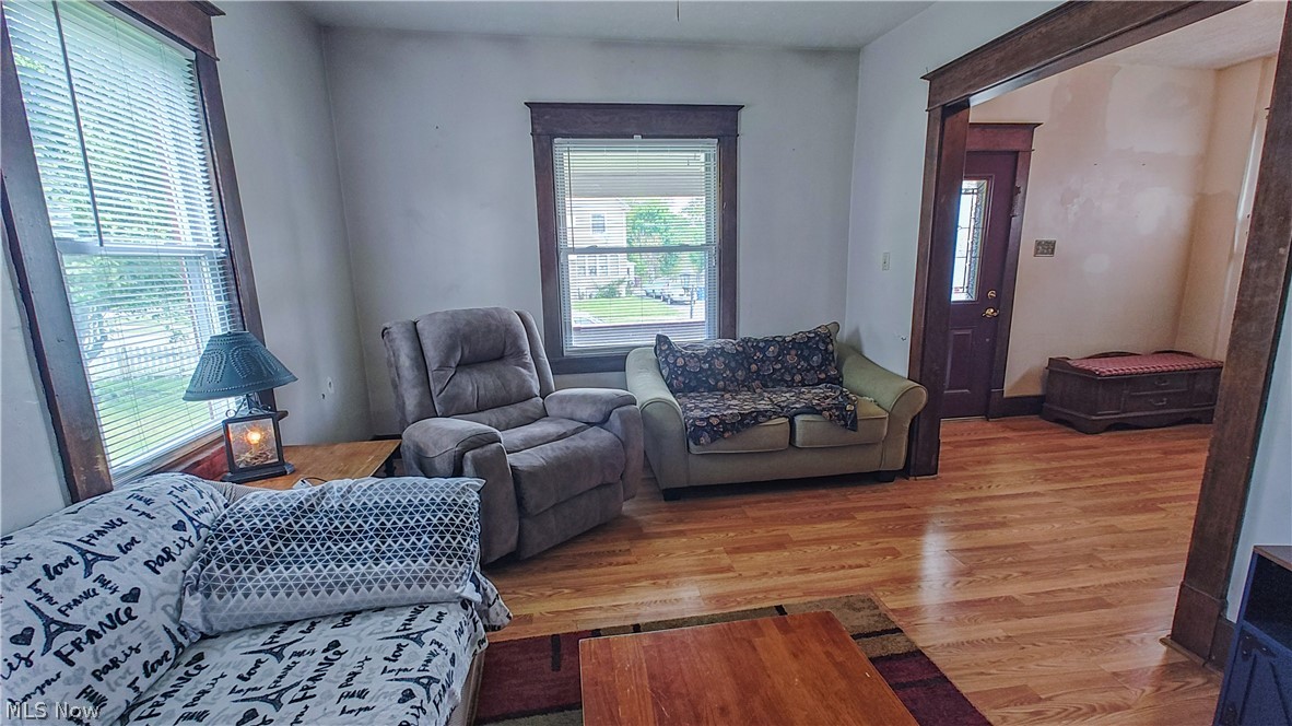 370 Elm Street Struthers, OH 44471 - Photo 3 of 14