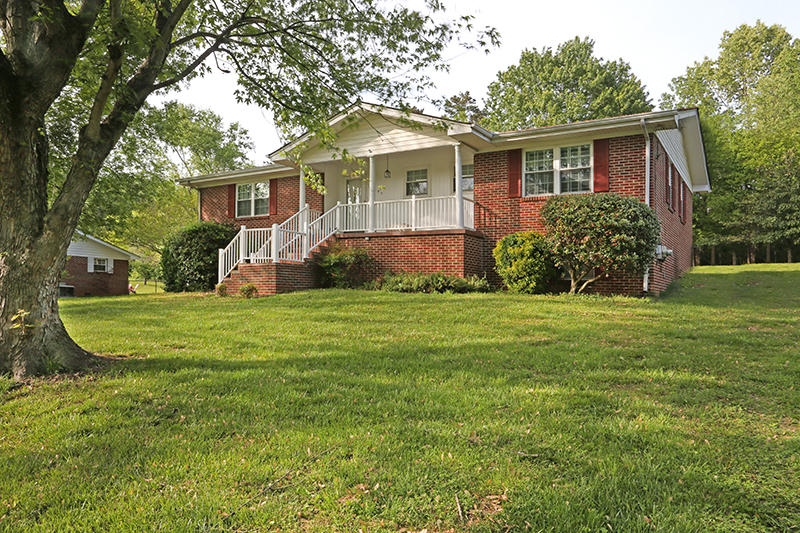 3347 Adkins Road Chattanooga, TN 37419 - Photo 1 of 27 front