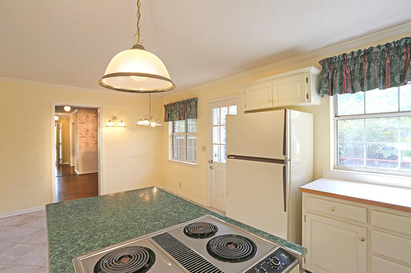 3347 Adkins Road Chattanooga, TN 37419 - Photo 12 of 27 kitchen to breakfast nook