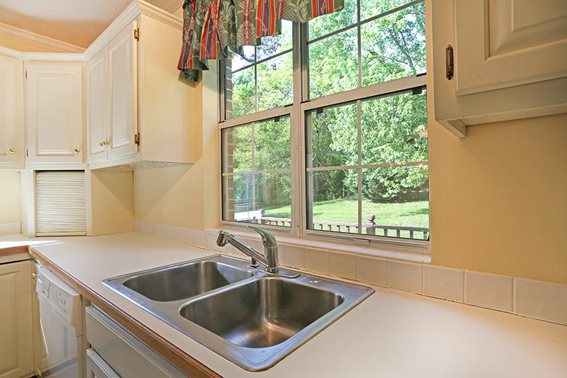 3347 Adkins Road Chattanooga, TN 37419 - Photo 13 of 27 kitchen sink