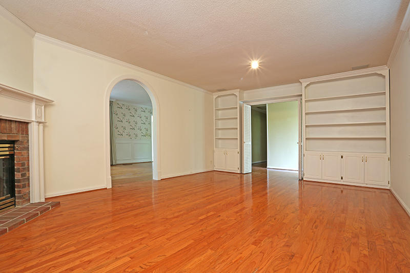 3347 Adkins Road Chattanooga, TN 37419 - Photo 5 of 27 living room