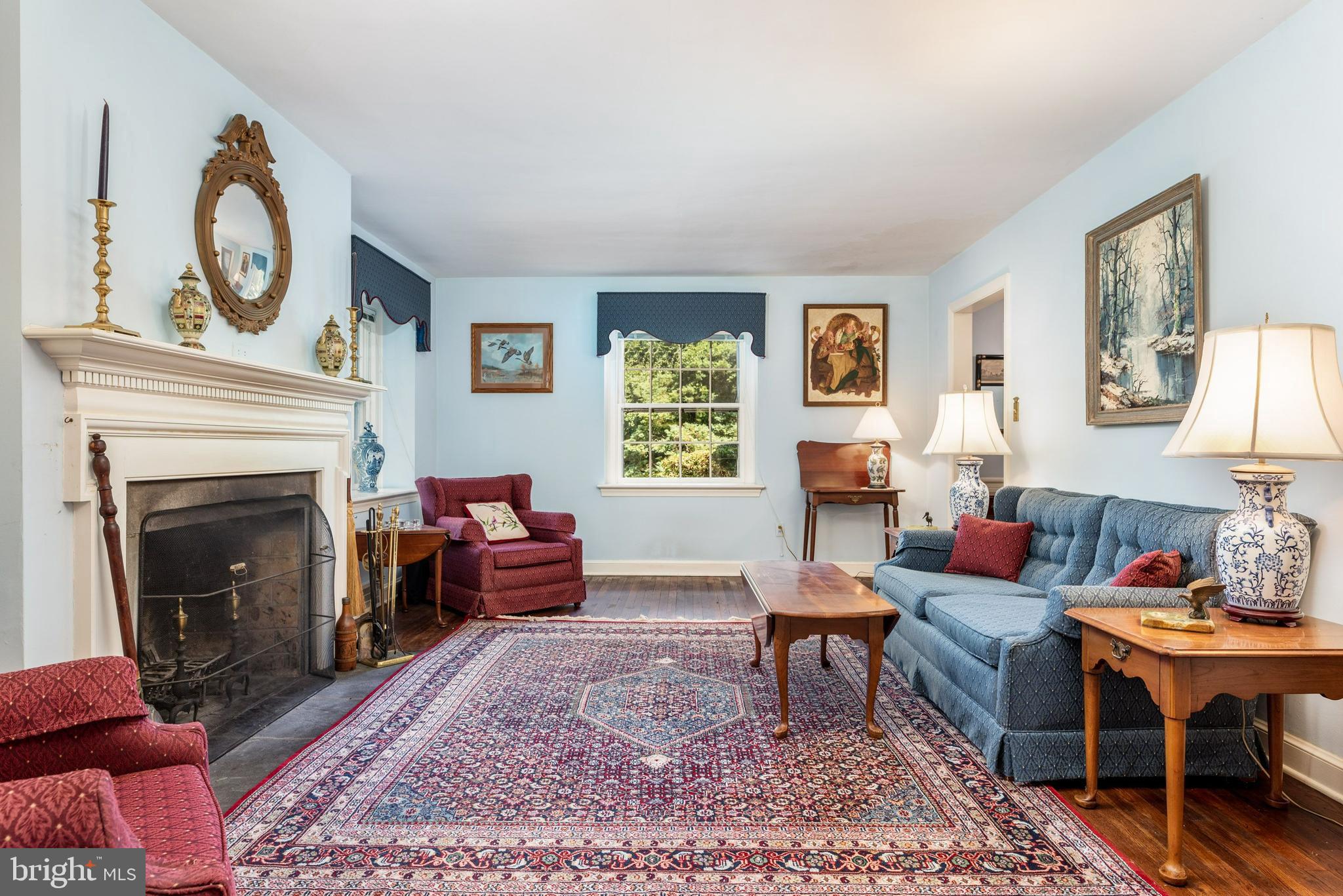 28 Brookside Road Wallingford, PA 19086 - Photo 7 of 49 Living Room