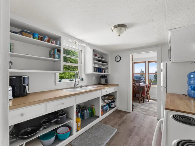 $599,900 | 987 South Lake Michigan Drive, Sturgeon Bay, WI 54235