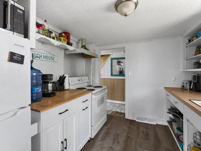 $599,900 | 987 South Lake Michigan Drive, Sturgeon Bay, WI 54235