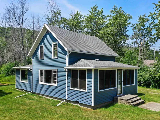 $599,900 | 987 South Lake Michigan Drive, Sturgeon Bay, WI 54235