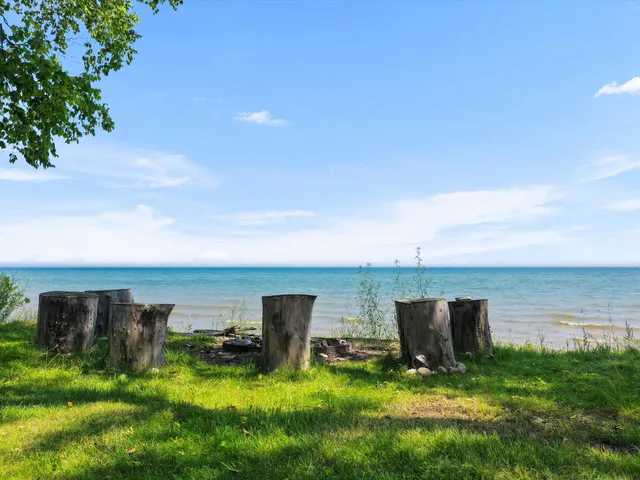 $599,900 | 987 South Lake Michigan Drive, Sturgeon Bay, WI 54235