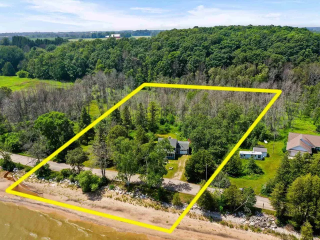 $599,900 | 987 South Lake Michigan Drive, Sturgeon Bay, WI 54235