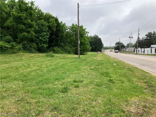 $99,900 | 130 South Thomas Road, Tallmadge, OH 44278