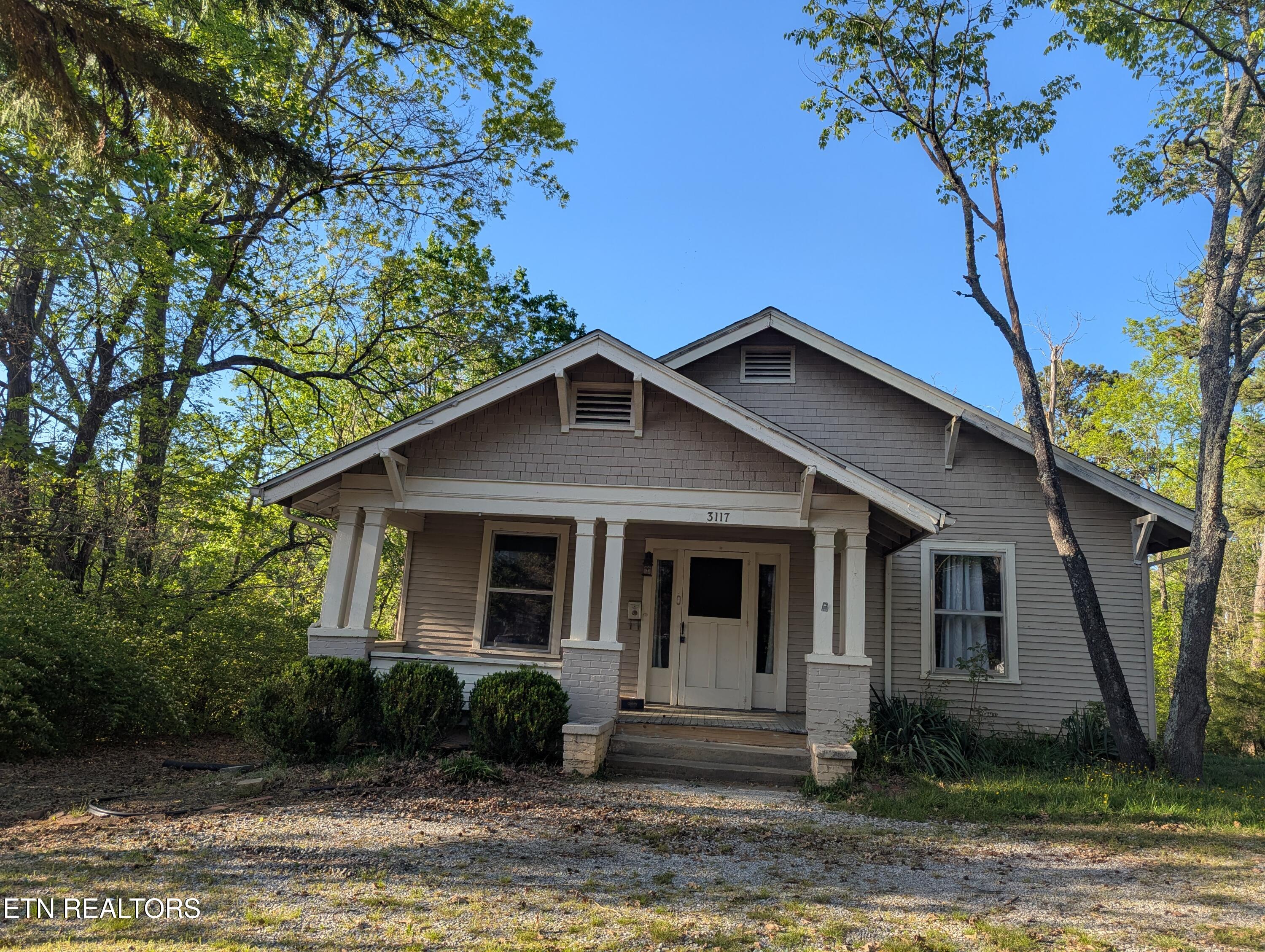 3117 Rennoc Road Knoxville, TN 37918 - Photo 1 of 24 PXL_20260414_222222038.RAW-01.COVER