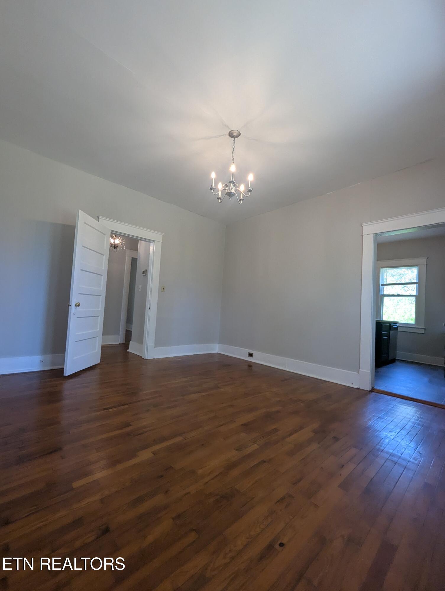 3117 Rennoc Road Knoxville, TN 37918 - Photo 17 of 24 PXL_20260415_180120561.RAW-01.COVER