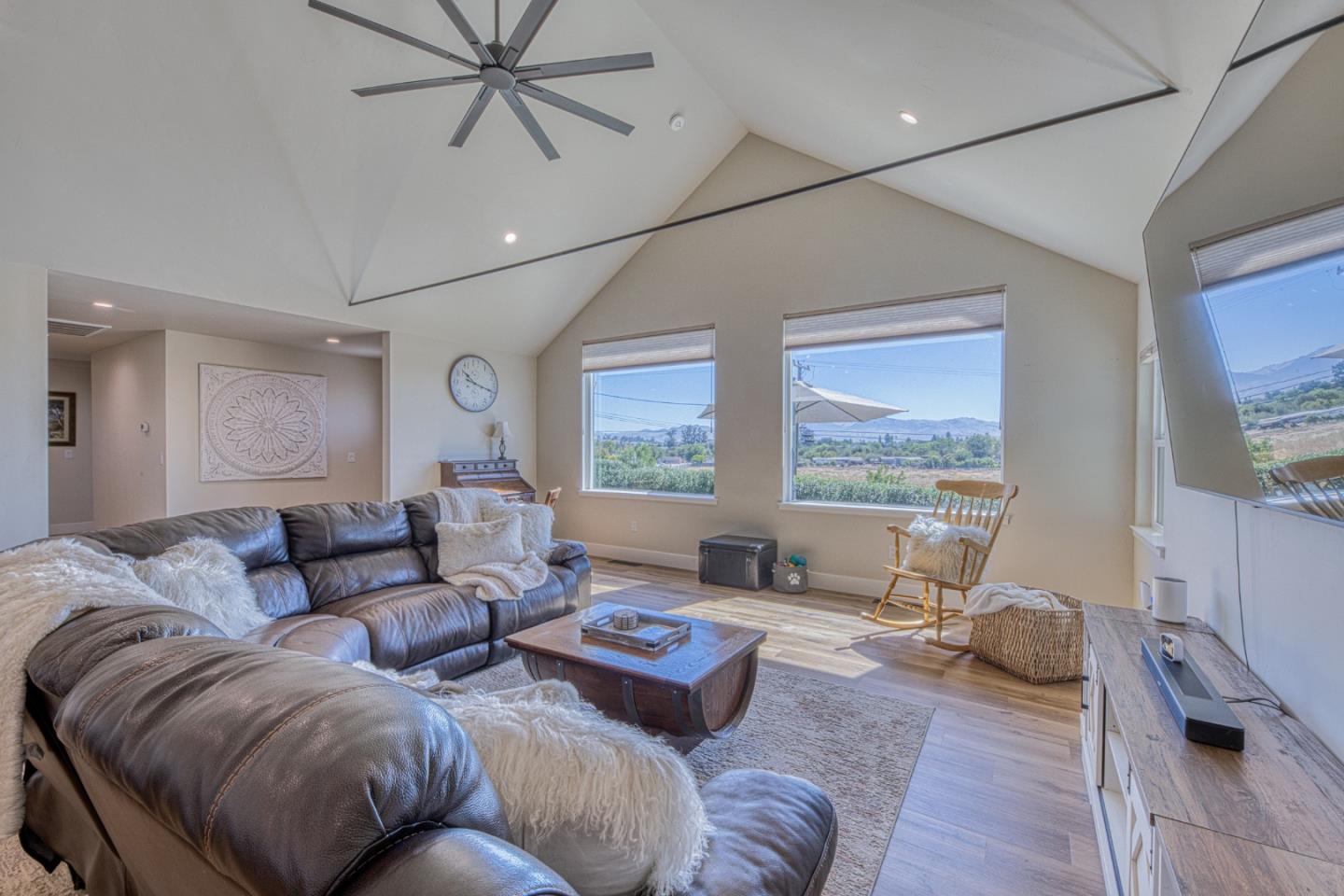 991 Riverside Road Hollister, CA 95023 - Photo 13 of 63