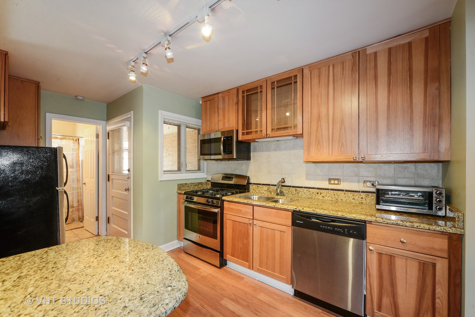 8035 Lake Street, Unit 2 River Forest, IL 60305 - Photo 4 of 10