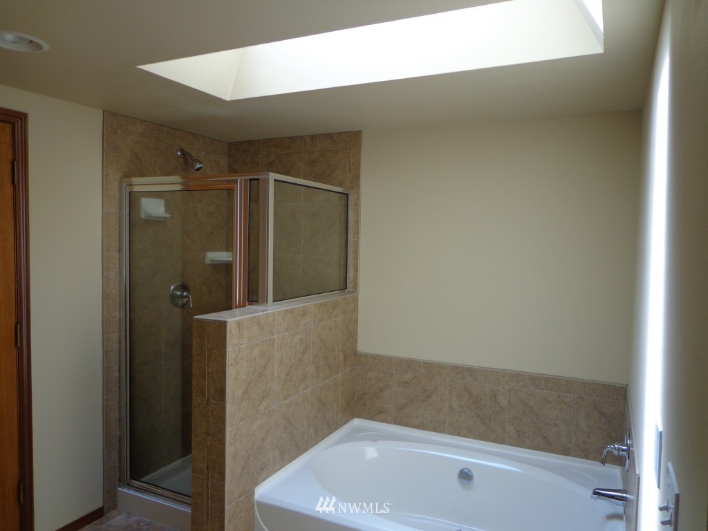 612 John Bailey Road Bothell, WA 98012 - Photo 11 of 14 Gallery Image 11
