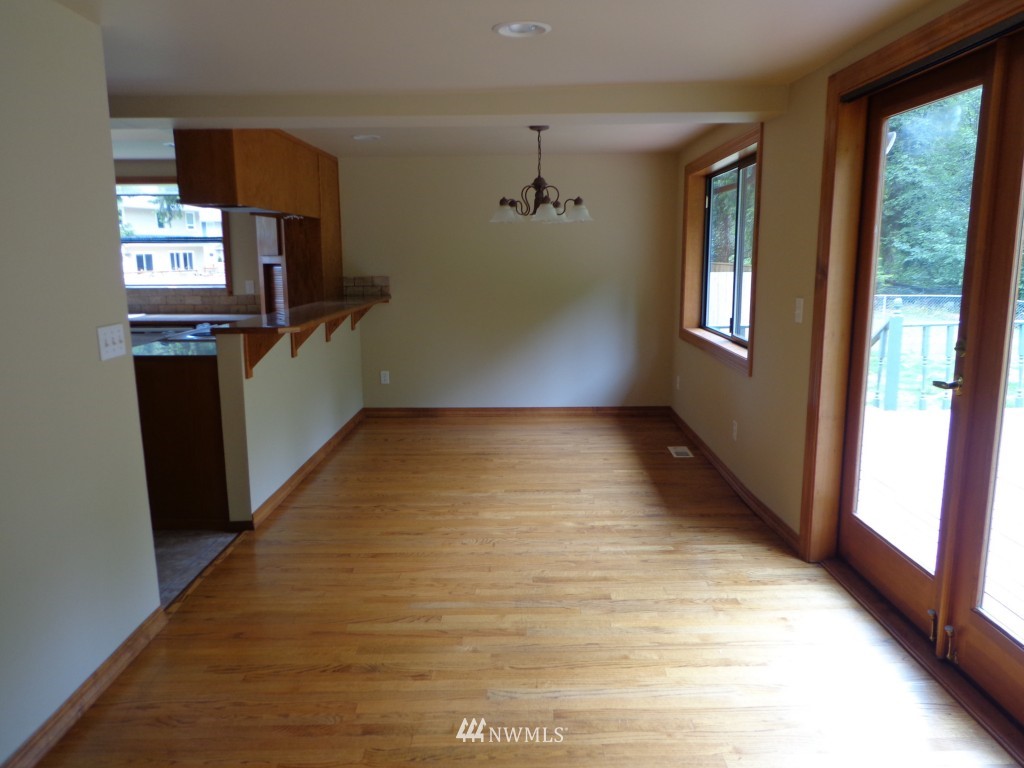 612 John Bailey Road Bothell, WA 98012 - Photo 5 of 14 Gallery Image 5