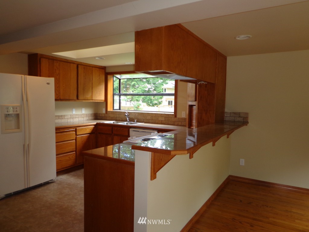612 John Bailey Road Bothell, WA 98012 - Photo 7 of 14 Gallery Image 7