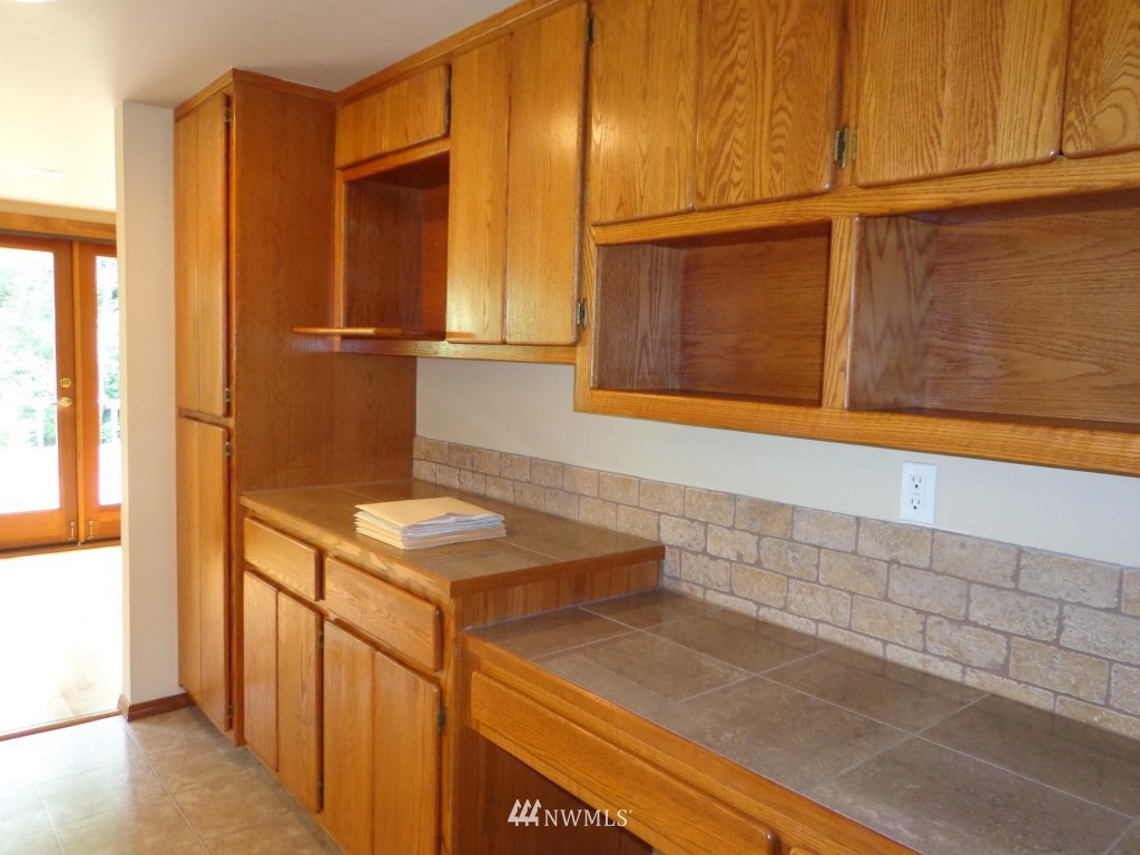 612 John Bailey Road Bothell, WA 98012 - Photo 8 of 14 Gallery Image 8