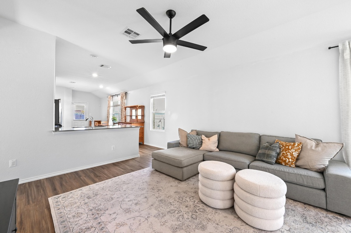 103 Canley Loop Hutto, TX 78634 - Photo 6 of 26