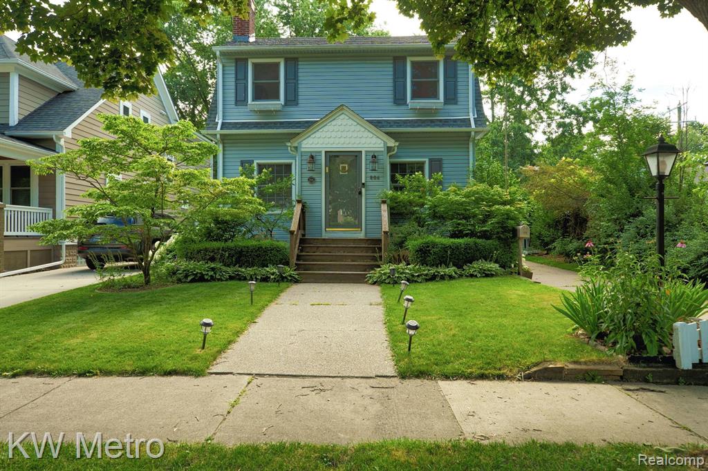 806 Lockwood Road Royal Oak, MI 48067 - Photo 4 of 38