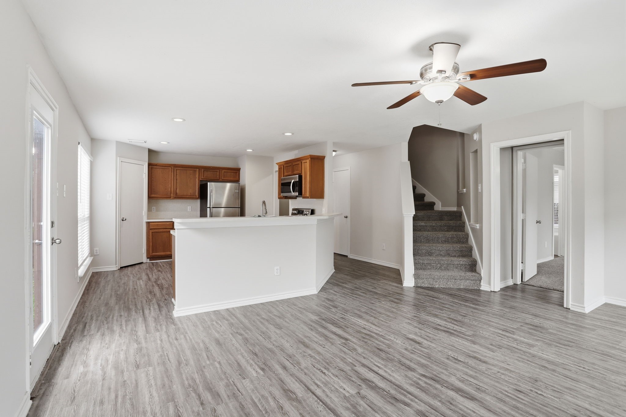 2325 Shady Tree Lane Conroe, TX 77301 - Photo 13 of 46