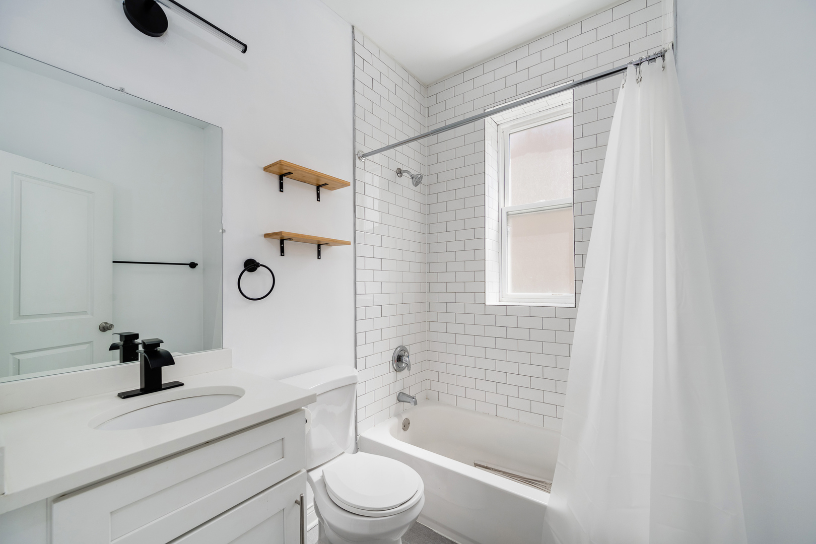 2441 North Harding Avenue, Unit 2 Chicago, IL 60647 - Photo 10 of 12