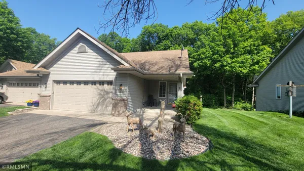$474,900 | 1374 Field Creek Circle, Victoria, MN 55386