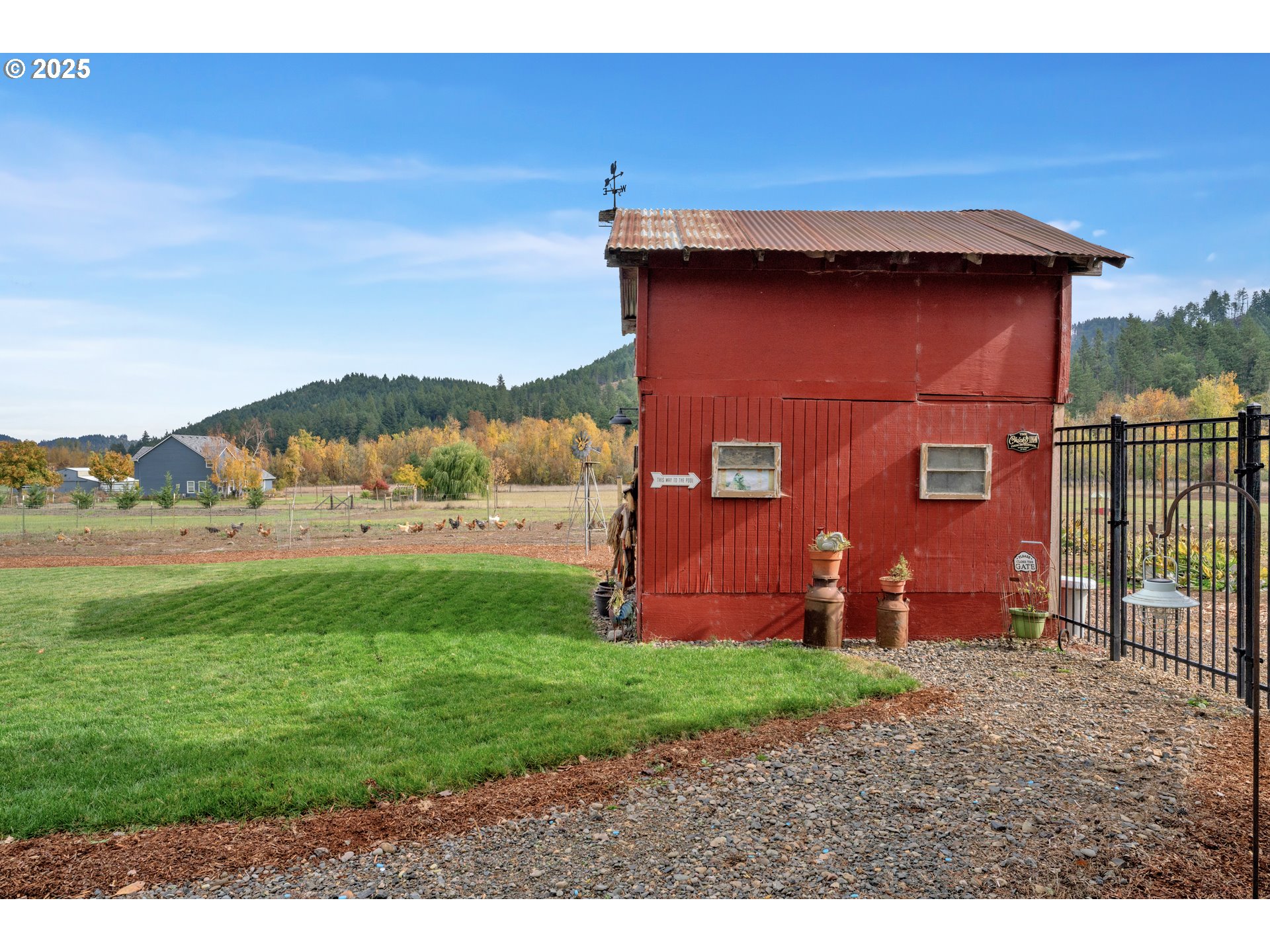 30306 Camas Swale Road Creswell, OR 97426 - Photo 11 of 29