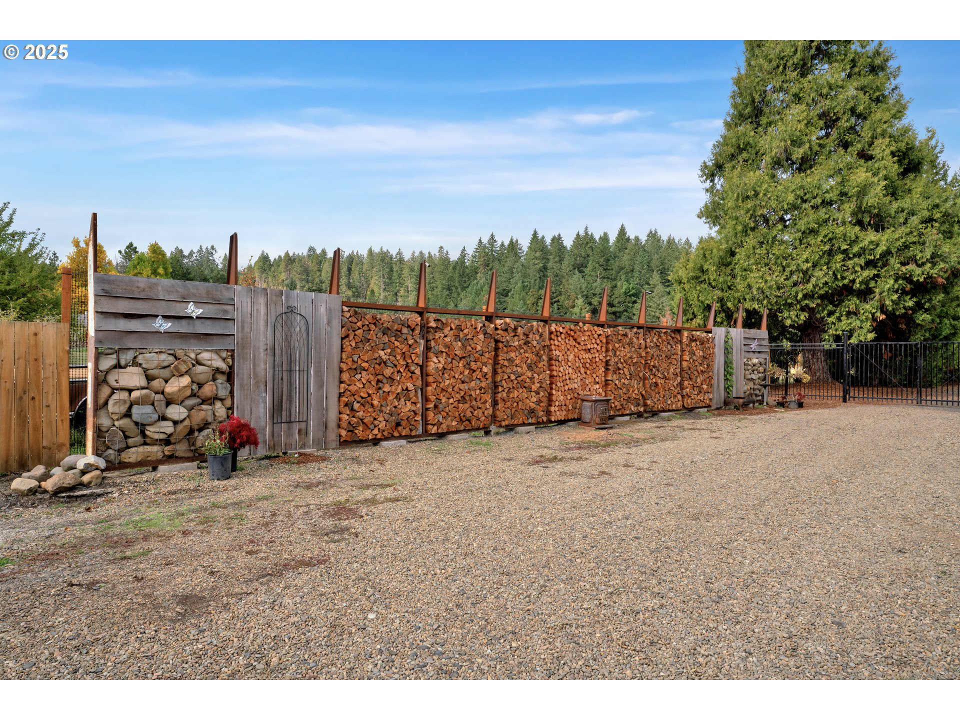 30306 Camas Swale Road Creswell, OR 97426 - Photo 13 of 29