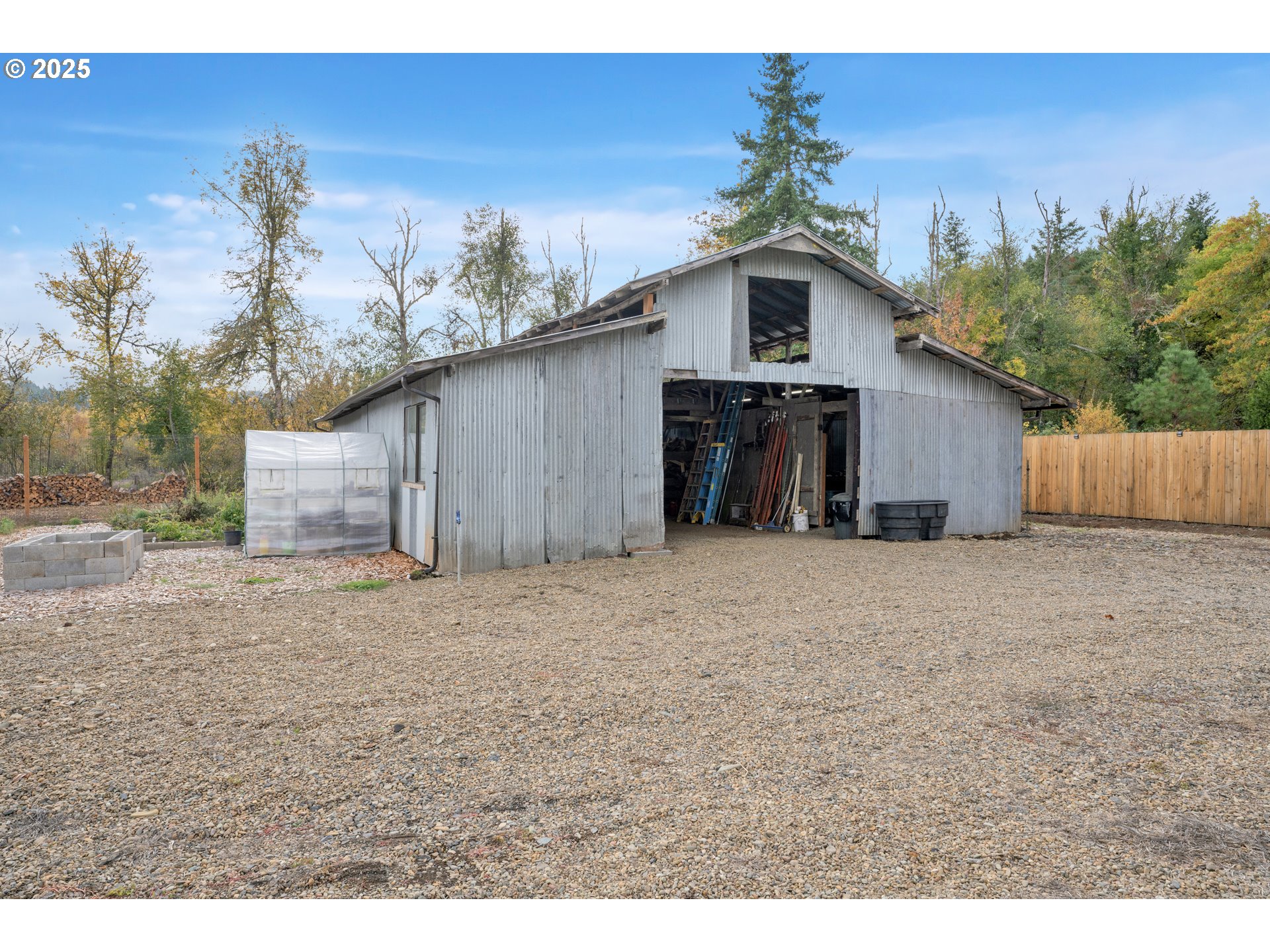 30306 Camas Swale Road Creswell, OR 97426 - Photo 15 of 29