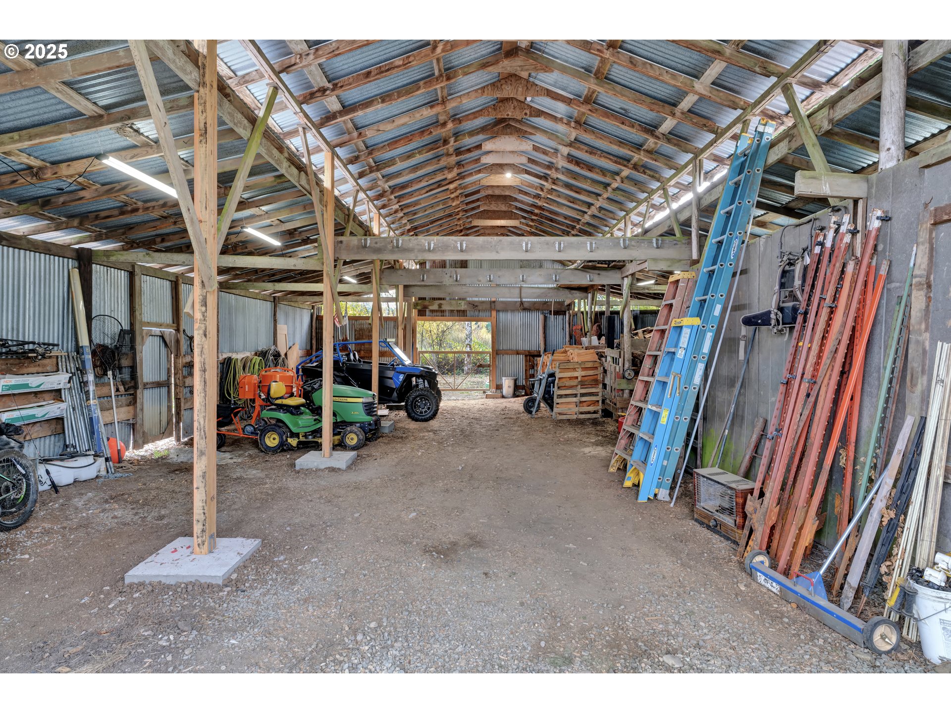 30306 Camas Swale Road Creswell, OR 97426 - Photo 16 of 29