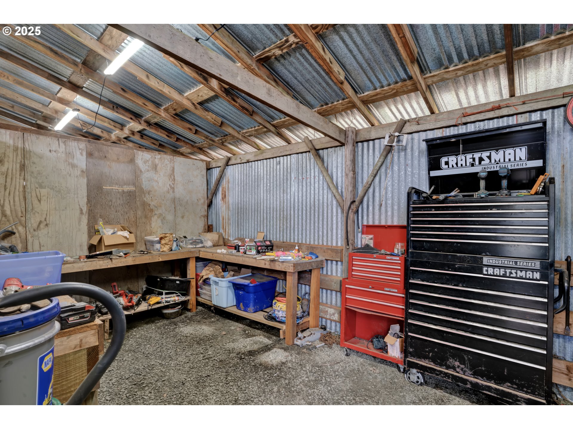 30306 Camas Swale Road Creswell, OR 97426 - Photo 17 of 29