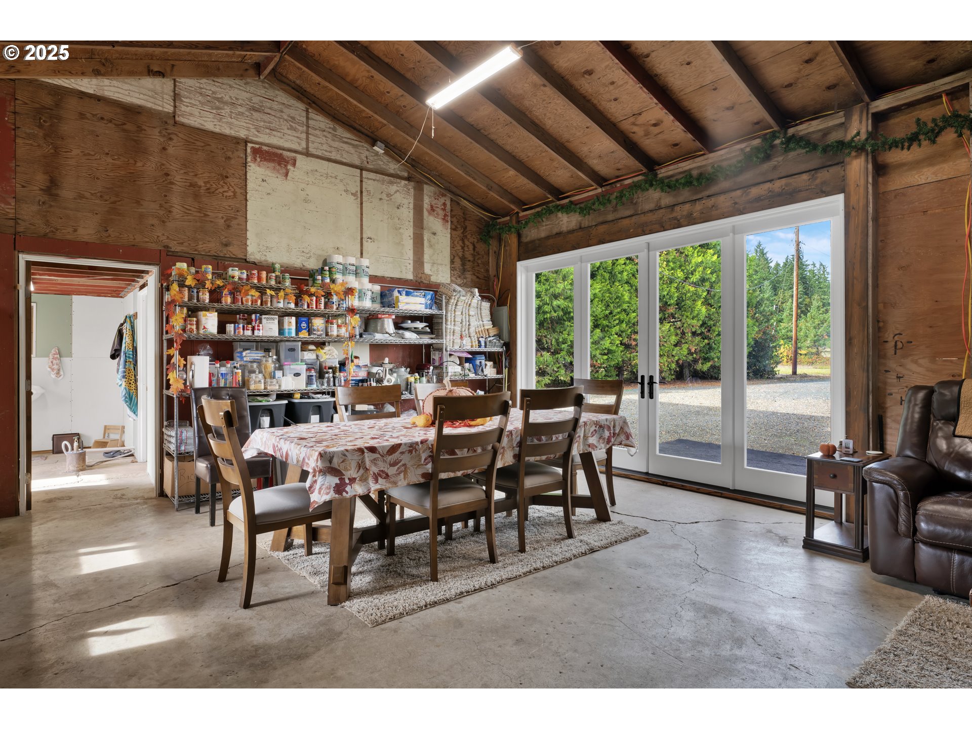 30306 Camas Swale Road Creswell, OR 97426 - Photo 6 of 29