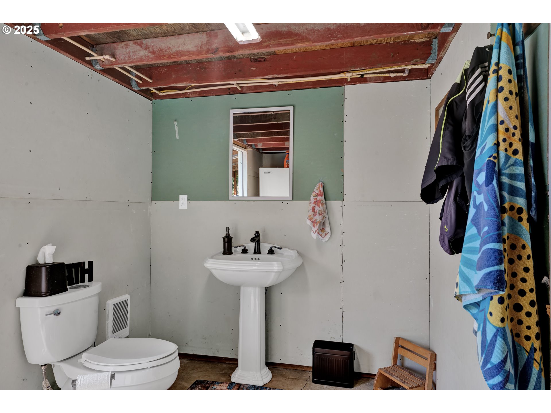 30306 Camas Swale Road Creswell, OR 97426 - Photo 8 of 29