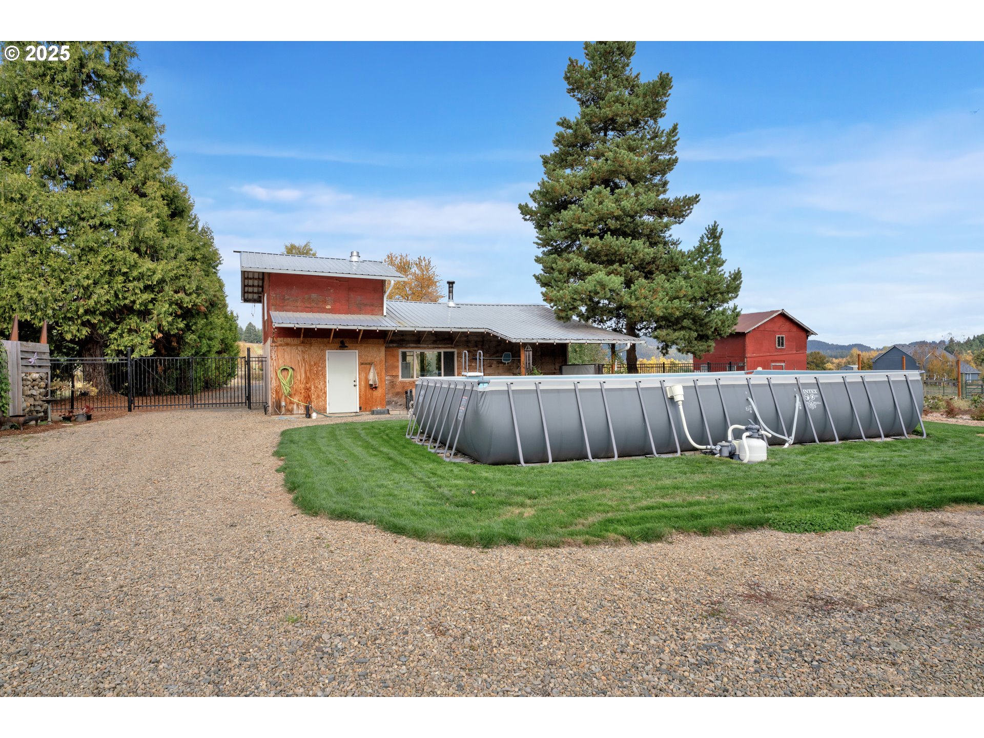 30306 Camas Swale Road Creswell, OR 97426 - Photo 10 of 29