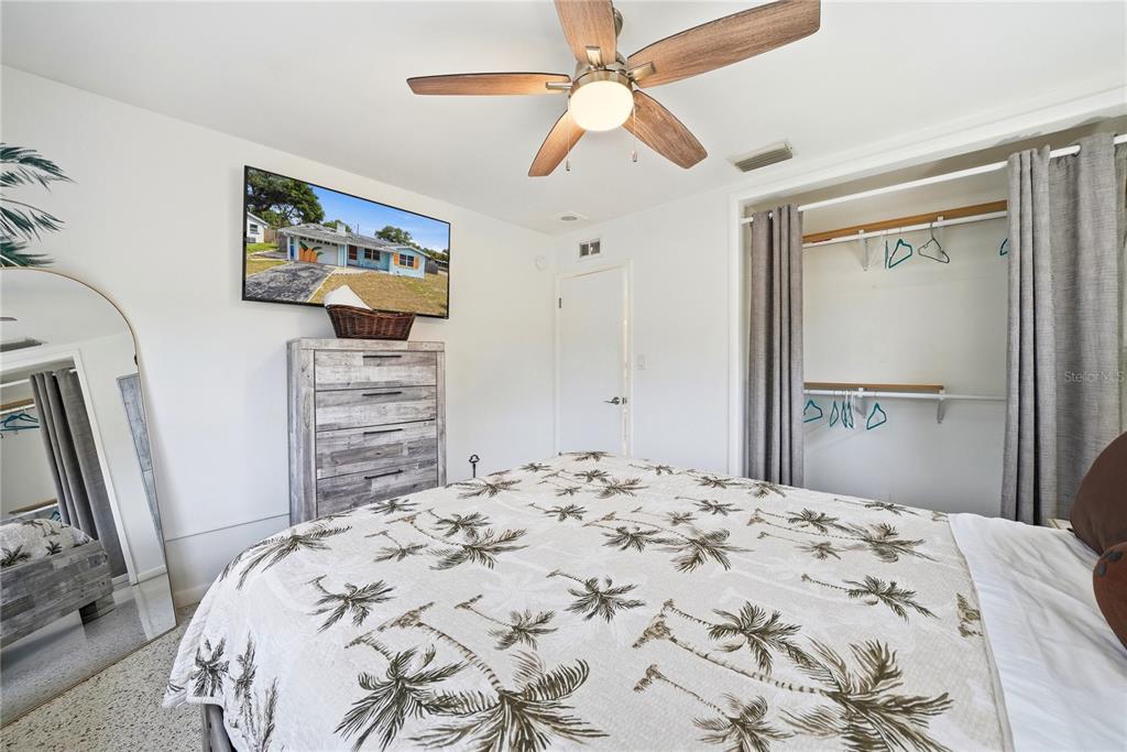 10437 52nd Avenue North St. Petersburg, FL 33708 - Photo 16 of 36