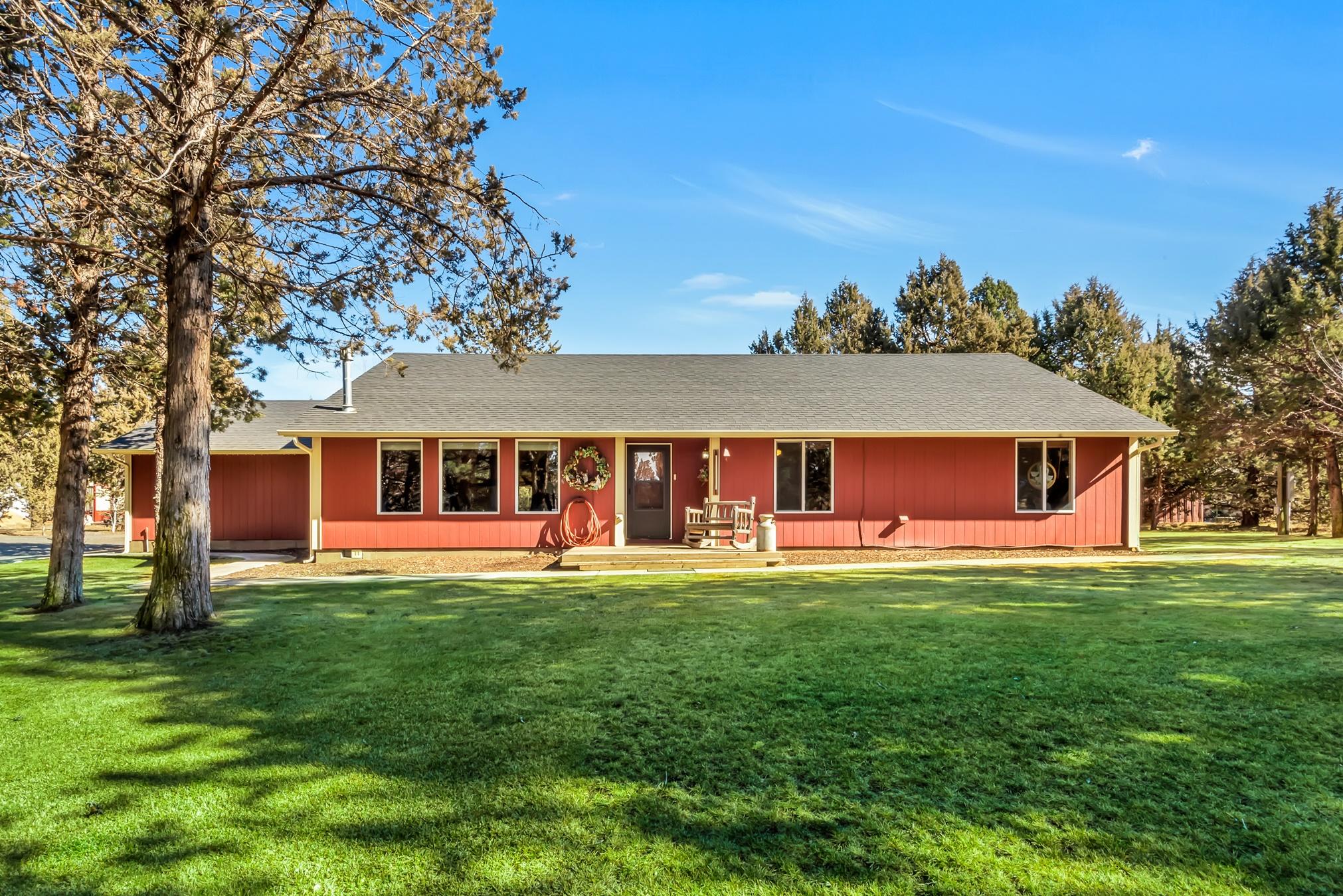 18555 Innes Market Road Bend, OR 97703 - Photo 3 of 52 3