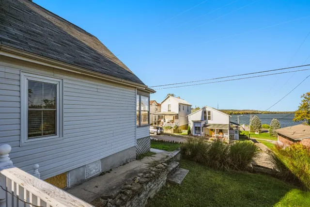 $218,900 | 109 5th Street, Aurora, IN 47001