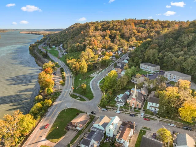 $218,900 | 109 5th Street, Aurora, IN 47001