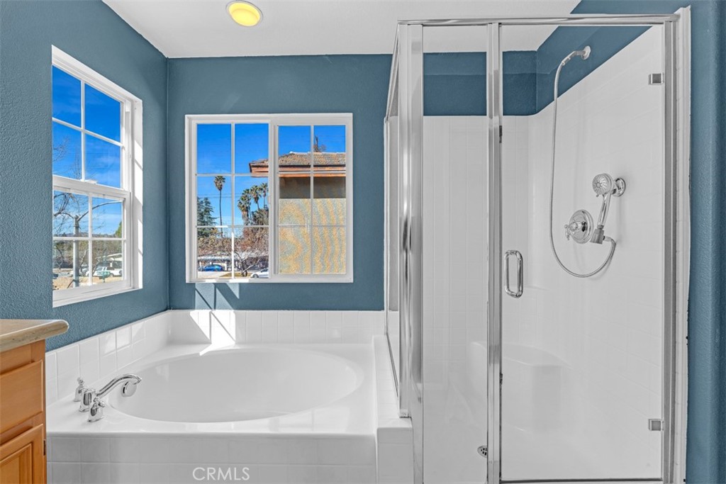 3377 Drome Lane Riverside, CA 92503 - Photo 18 of 42 Clean and bright!