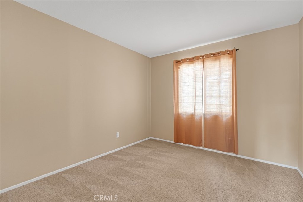 3377 Drome Lane Riverside, CA 92503 - Photo 20 of 42 Second bedroom